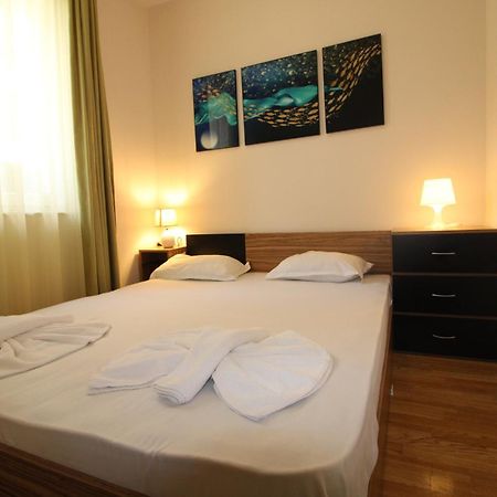Menada Romance Marine Apartments Сонячний Берег Номер фото